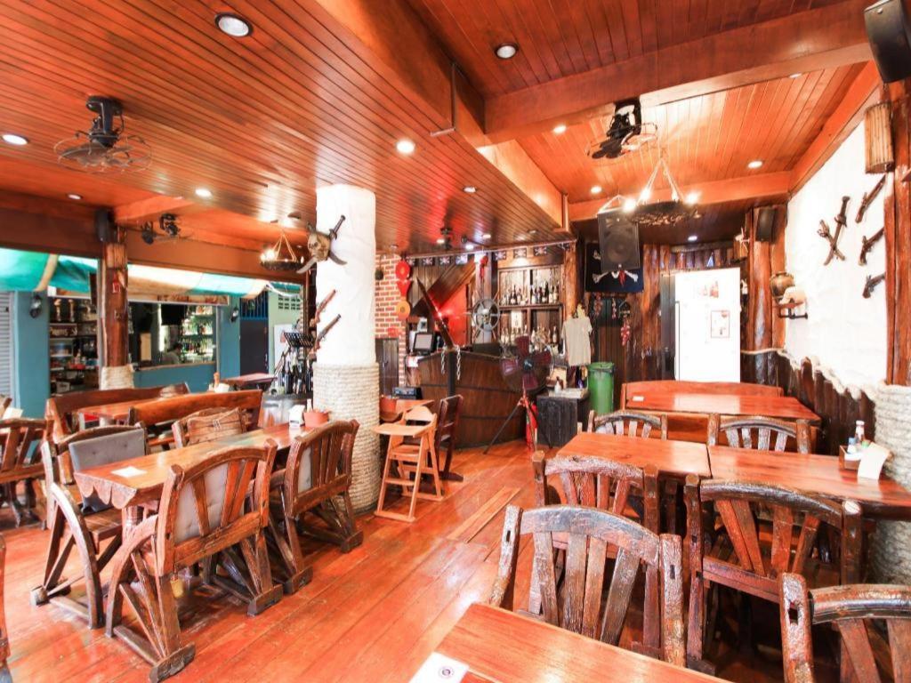 Oyo 1103 Pirates House Hotel Фи Фи Айлънд Екстериор снимка